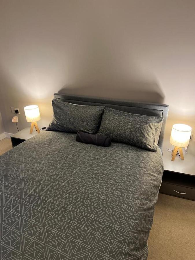 Ultra Modern Room Лондон Экстерьер фото